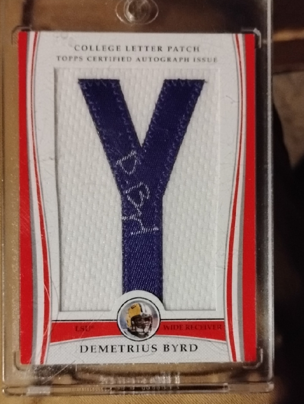 Topps Autographed Demetrius Byrd College Letter Patch - 'Y' 077/230